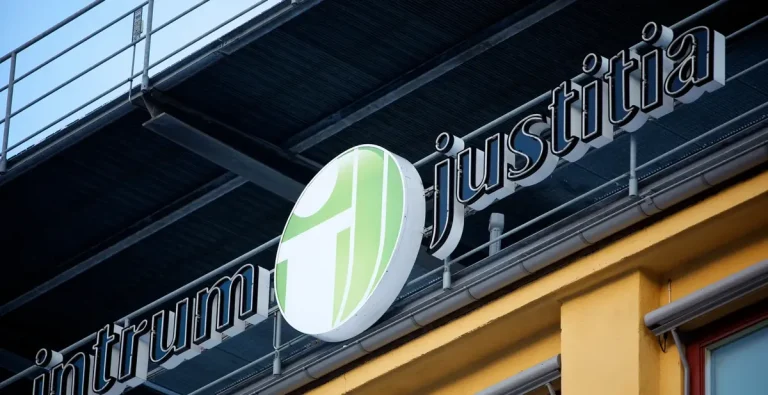 Så fungerar Intrum Justitia
